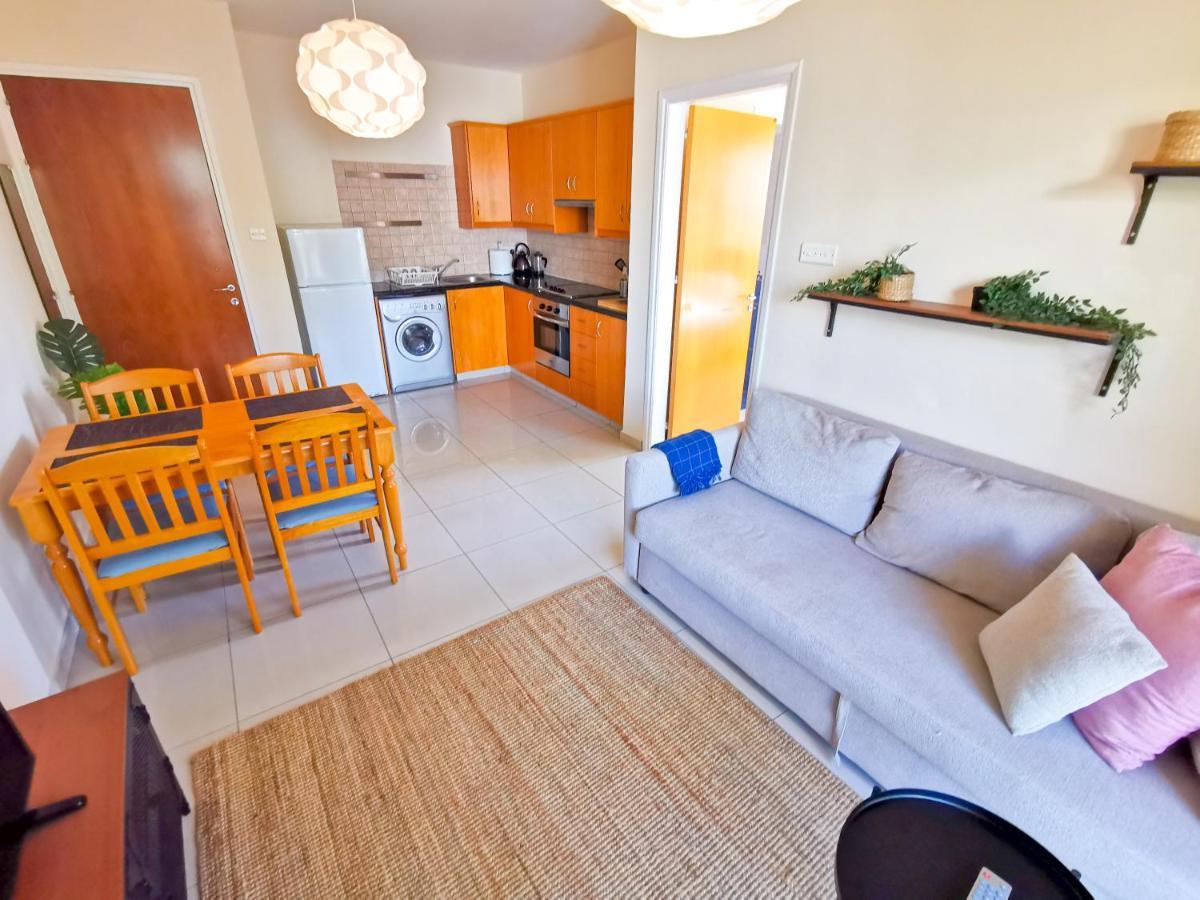 Sunny Pool Apartment Voroklini Dış mekan fotoğraf